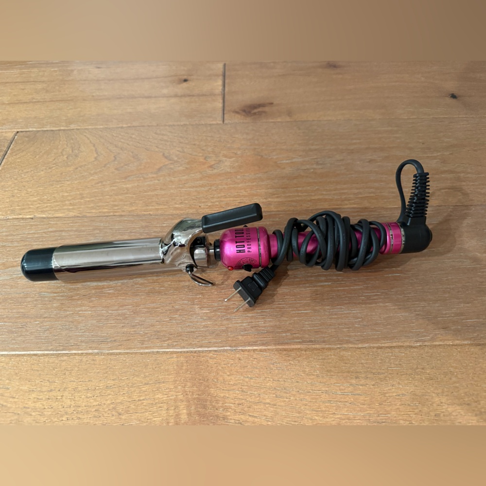 Hot Tools Professional Fast Heat Up Titanium Curling Iron/Wand, 1 1/4 in